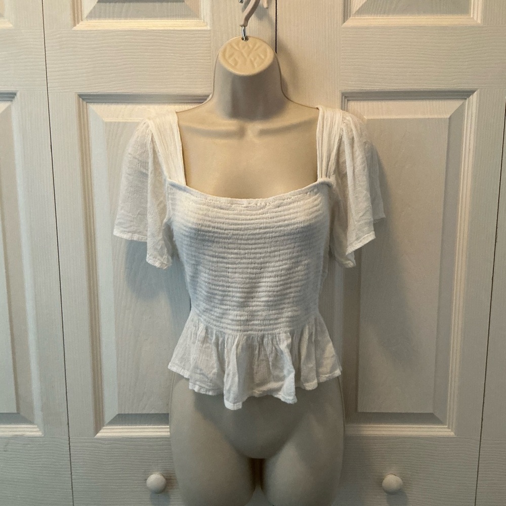 Rainforest Cafe White Ruffle Blouse